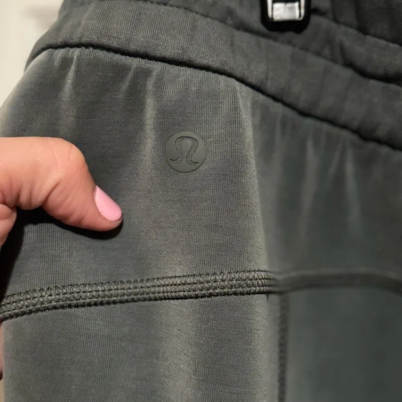 Lululemon Softstreme HR Pant 12 - Picture 7 of 12